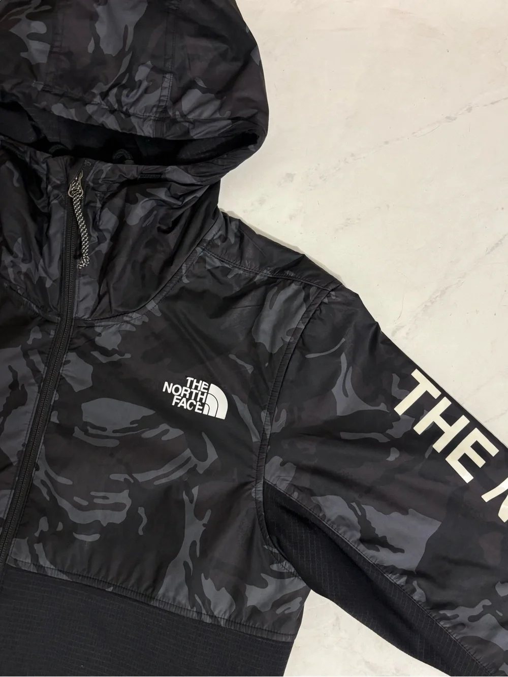 The North Face Men’s Small Black Train Hooded Full Zip Black Camo Jacket Outdoor